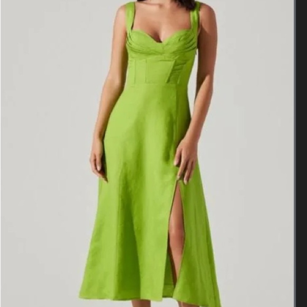 Elegant Green Midi Dress - Only Worn Once